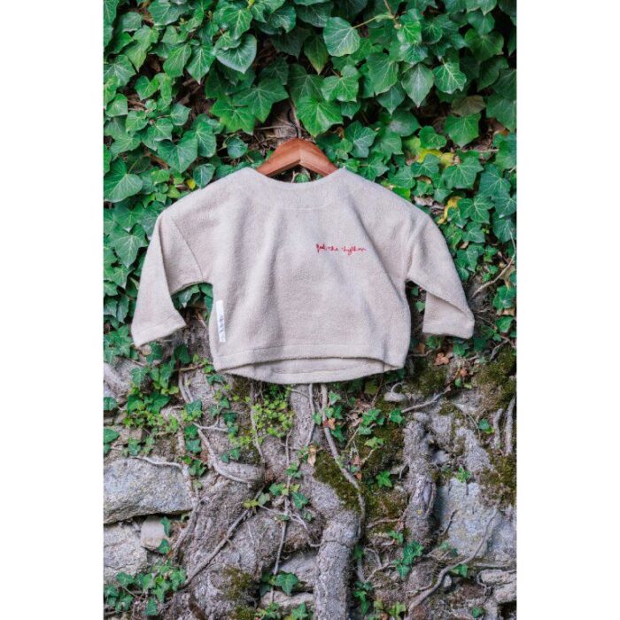 110-4_fb-booso-bear-sweatshirt-front.jpg 110-4_fb-booso-bear-sweatshirt-front.jpg