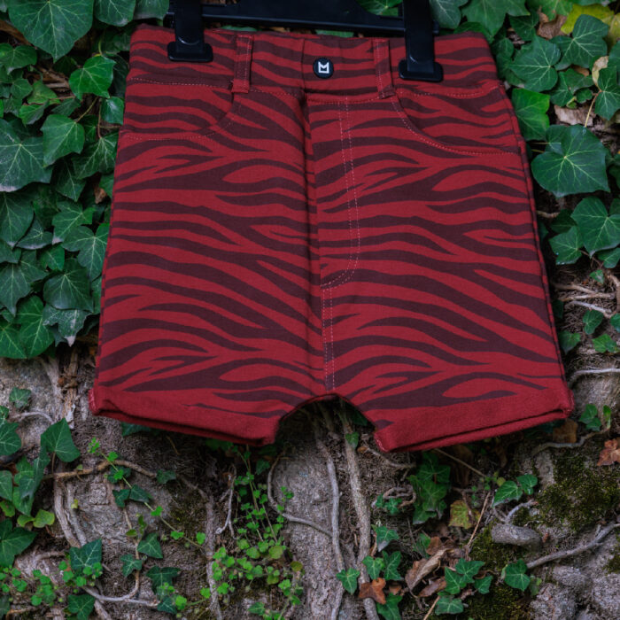63-3_fb-minikid-sortky-zebra-maroon-karminove-front-1.jpg